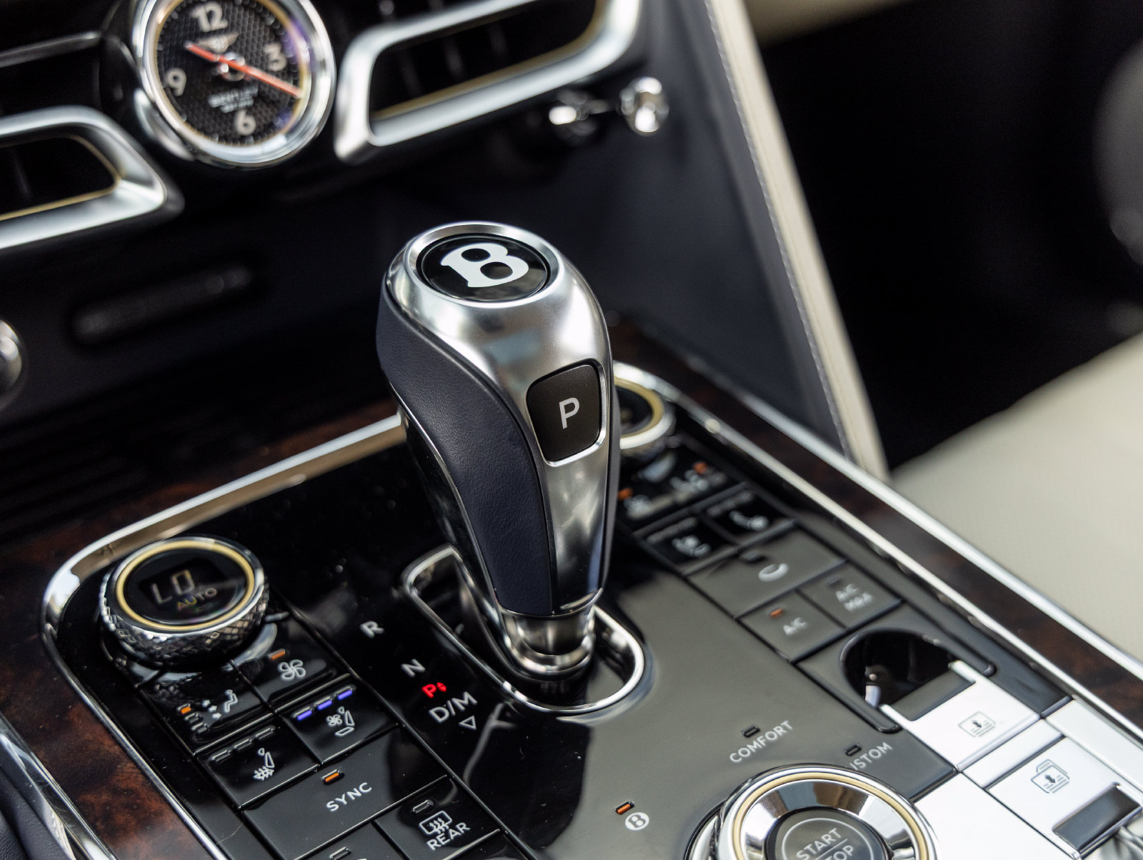 Used 2026 Bentley Flying Spur V8 AWD/4WD image 36
