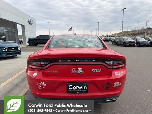 Used 2019 Dodge Charger SXT image 6