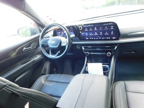 Used 2025 Chevrolet Traverse High Country w/ LPO, Illumination Package FWD image 6