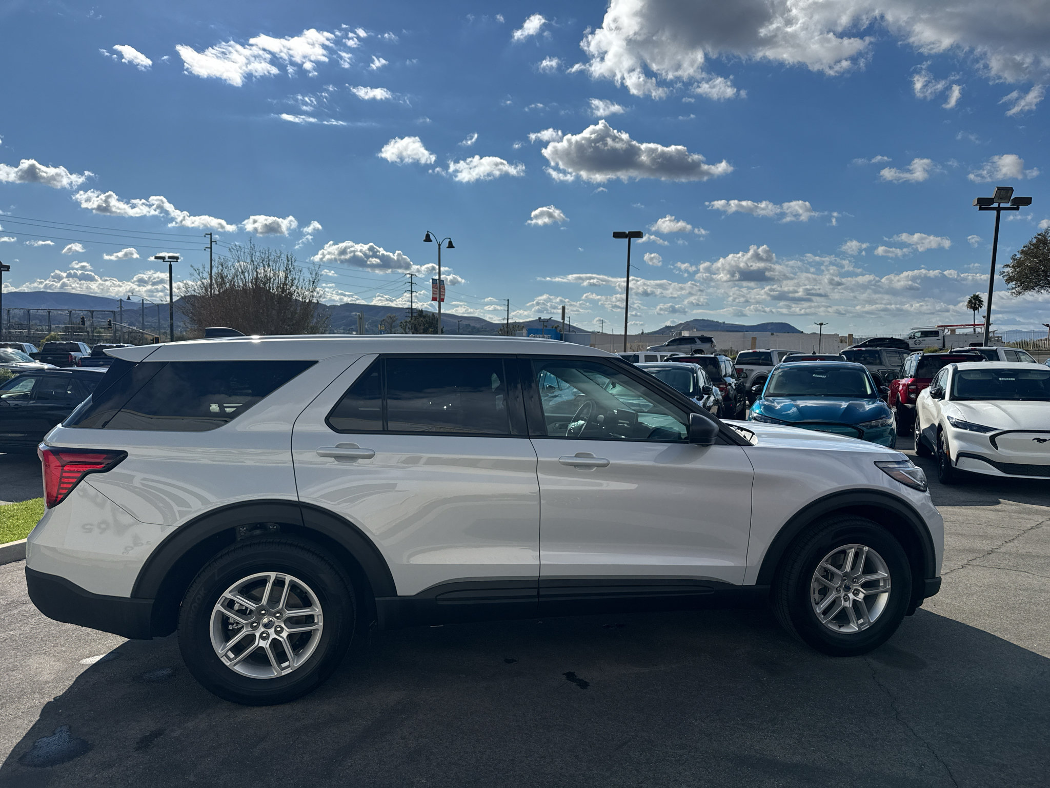 Used 2026 Ford Explorer Active RWD image 4
