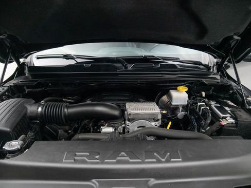 Used 2024 RAM 1500 Laramie AWD/4WD image 13