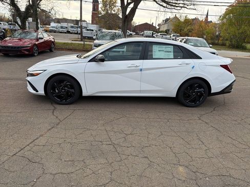 New 2026 Hyundai Elantra Sport image 4