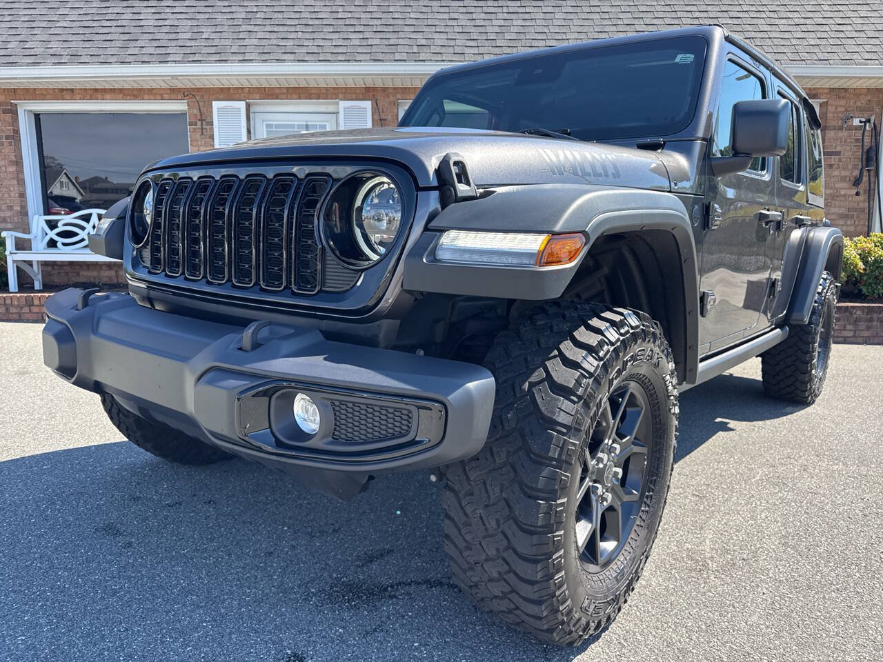 Used 2024 Jeep Wrangler Unlimited Sport AWD/4WD image 6