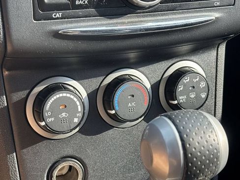 Used 2013 Nissan Rogue S AWD/4WD image 19
