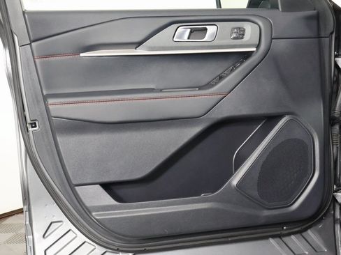 Used 2025 Ford Explorer ST AWD/4WD image 13