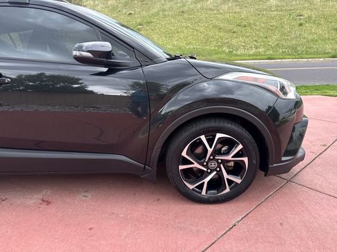 Used 2018 Toyota C-HR XLE FWD image 33