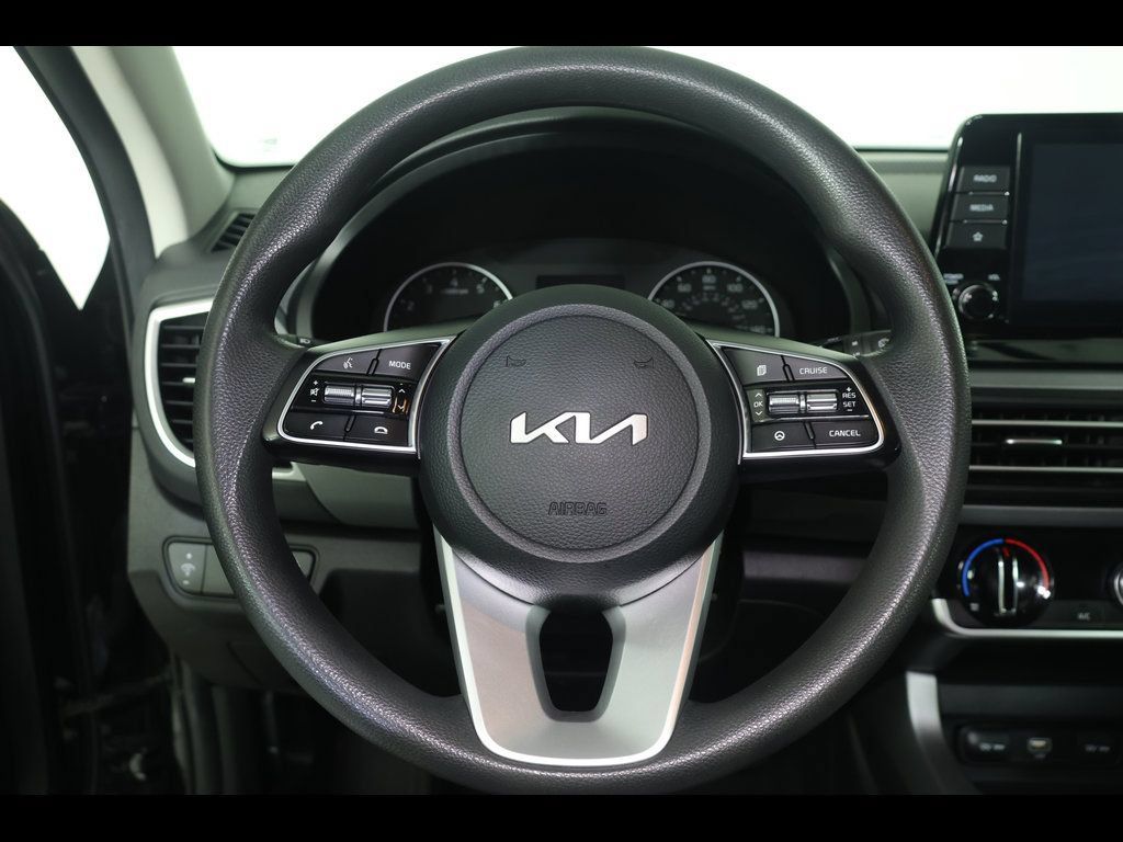 Used 2023 Kia Seltos LX AWD/4WD image 22