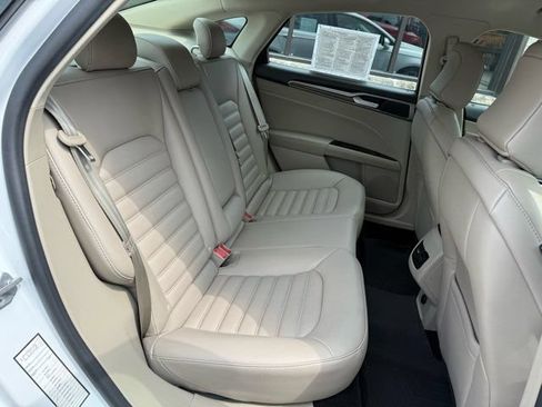 Used 2020 Ford Fusion SEL FWD image 17