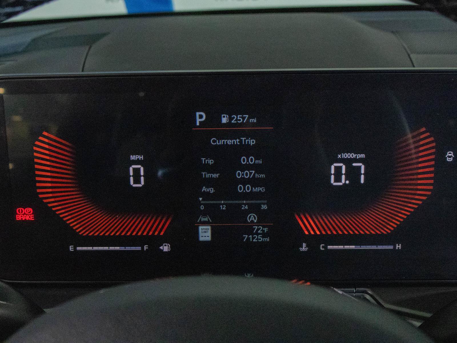 Used 2025 Kia Sorento S w/ Panoramic Sunroof Package FWD image 16