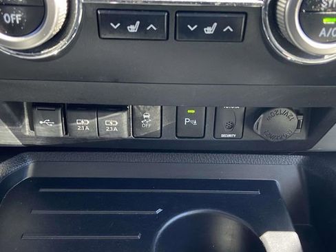 Used 2021 Toyota Tundra Limited w/ Limited Premium Package image 26