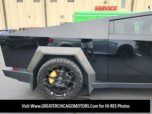Used 2024 Tesla Cybertruck AWD Crew Cab image 8