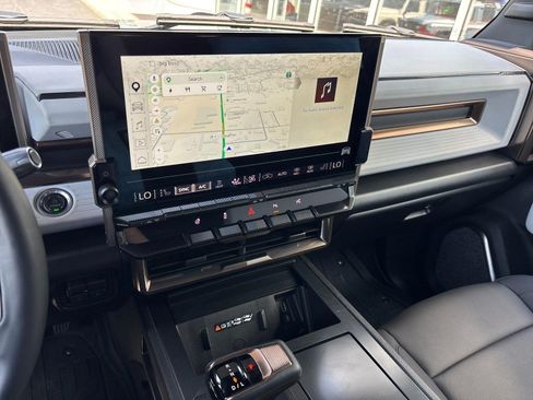 Used 2025 GMC Hummer EV 2X AWD/4WD image 29