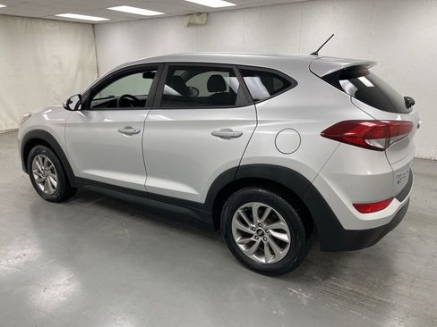 Used 2018 Hyundai Tucson SE image 3
