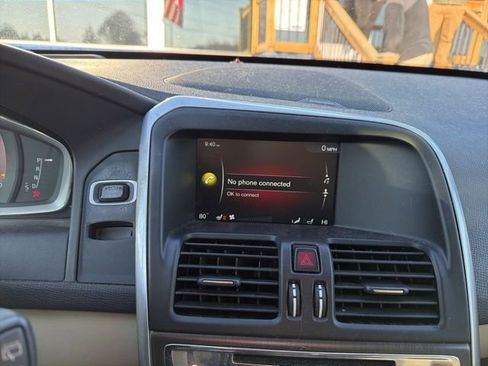 Used 2016 Volvo XC60 T5 Platinum image 22