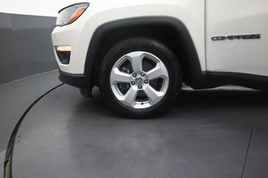 Used 2021 Jeep Compass Latitude w/ Sun and Sound Group FWD image 13