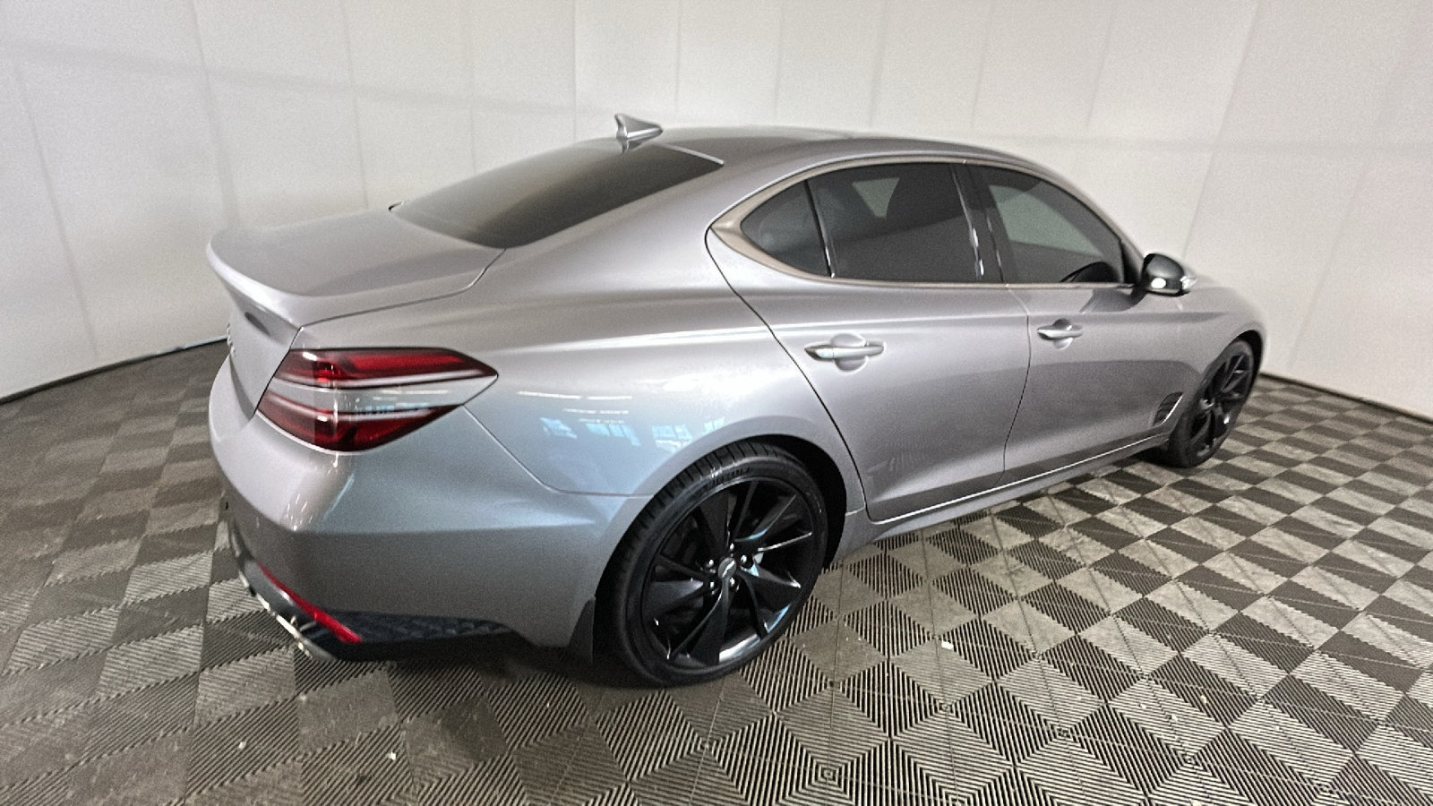 Used 2023 Genesis G70 2.0T w/ Sport Prestige Package RWD image 3