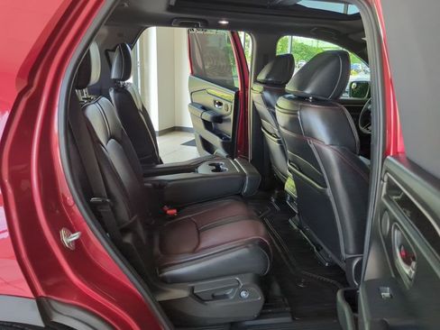 Used 2025 Honda Pilot Black Edition image 44