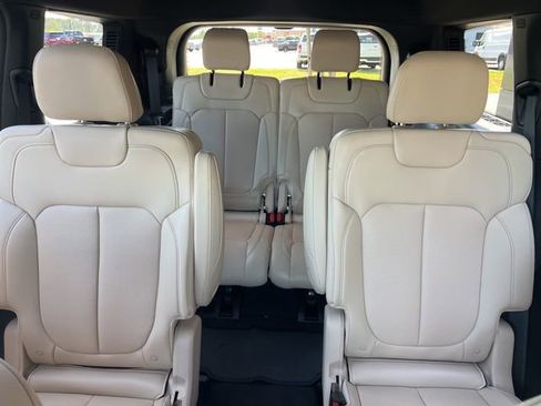 New 2026 Jeep Grand Cherokee L Limited w/ Luxury Tech Group II AWD/4WD image 18