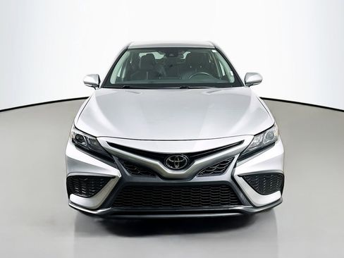 Used 2023 Toyota Camry SE FWD image 2
