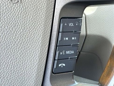 Used 2012 Lincoln Navigator 2WD image 29