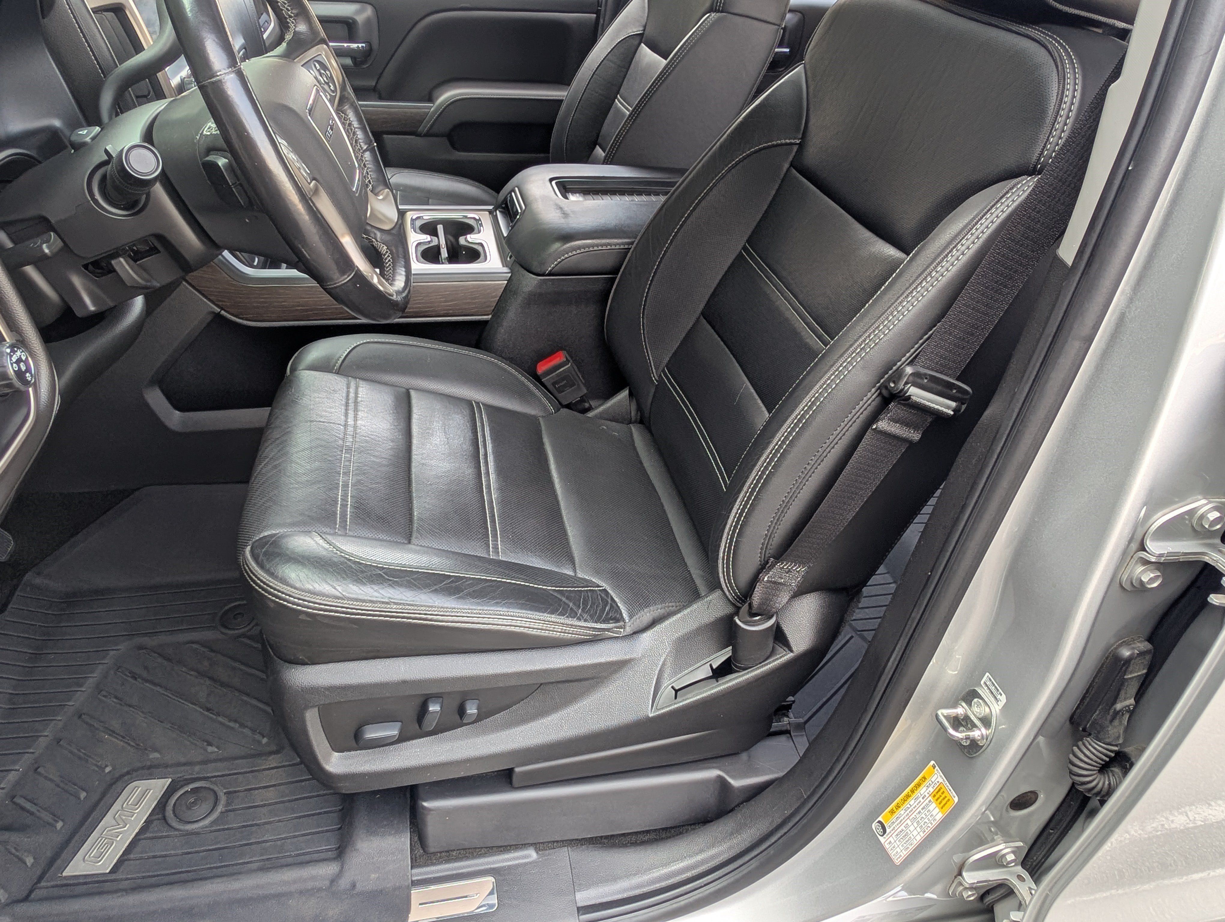 Used 2018 GMC Sierra 1500 Denali AWD/4WD image 17