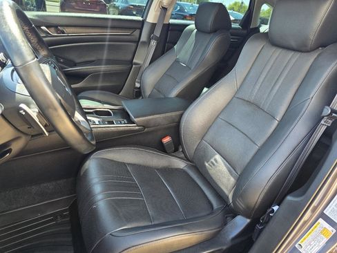 Used 2021 Honda Accord Touring image 13