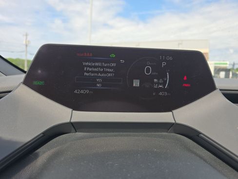 Used 2024 Toyota Prius LE FWD image 18