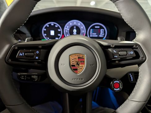 Certified 2025 Porsche 911 Carrera image 6