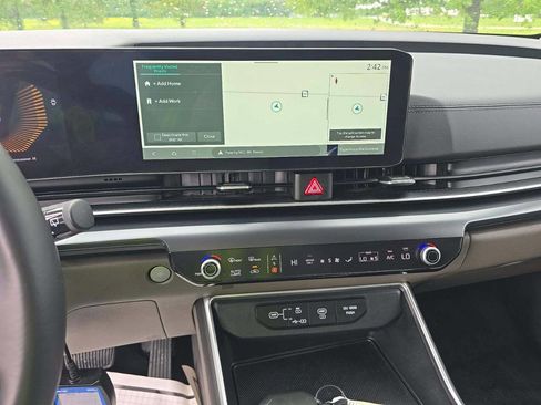 Used 2026 Kia Carnival LXS FWD image 12