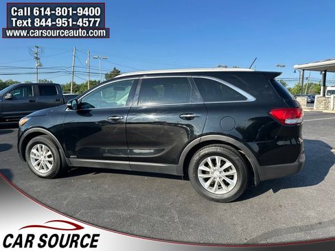 Used 2017 Kia Sorento AWD image 5