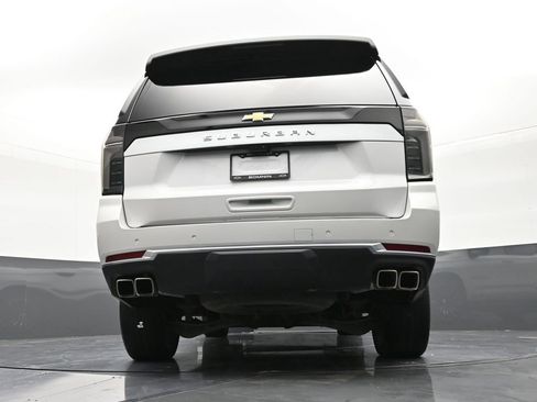 Used 2025 Chevrolet Suburban High Country AWD/4WD image 22