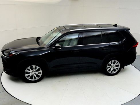 Used 2024 Toyota Grand Highlander Limited image 15