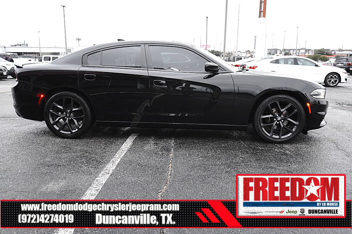 Used 2023 Dodge Charger SXT w/ Blacktop Package RWD image 6