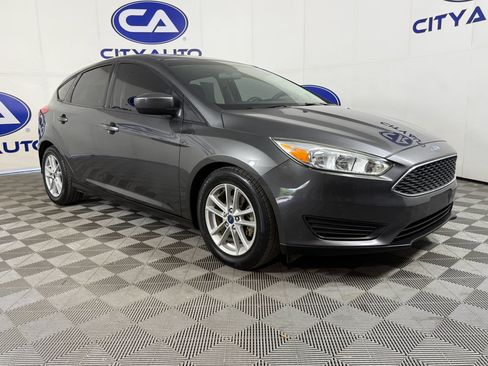 Used 2018 Ford Focus SE image 1