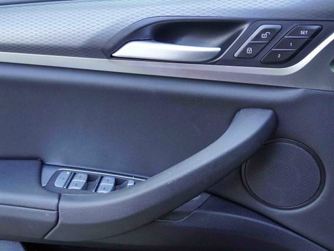 Used 2025 BMW X4 M40i image 15