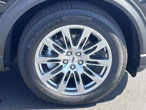 Used 2025 Ford Explorer Platinum image 9