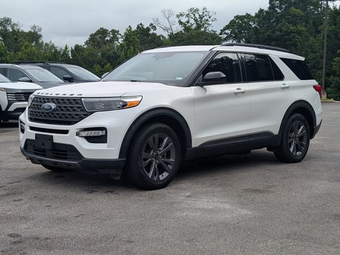 Used 2022 Ford Explorer XLT w/ Equipment Group 202A RWD image 5