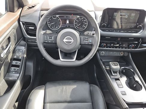 Used 2023 Nissan Rogue SL w/ SL Premium Package FWD image 5