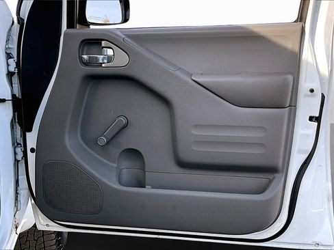 Used 2015 Nissan Frontier S w/ S Preferred Package image 17