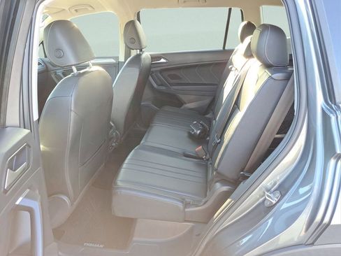 Used 2022 Volkswagen Tiguan SE image 13