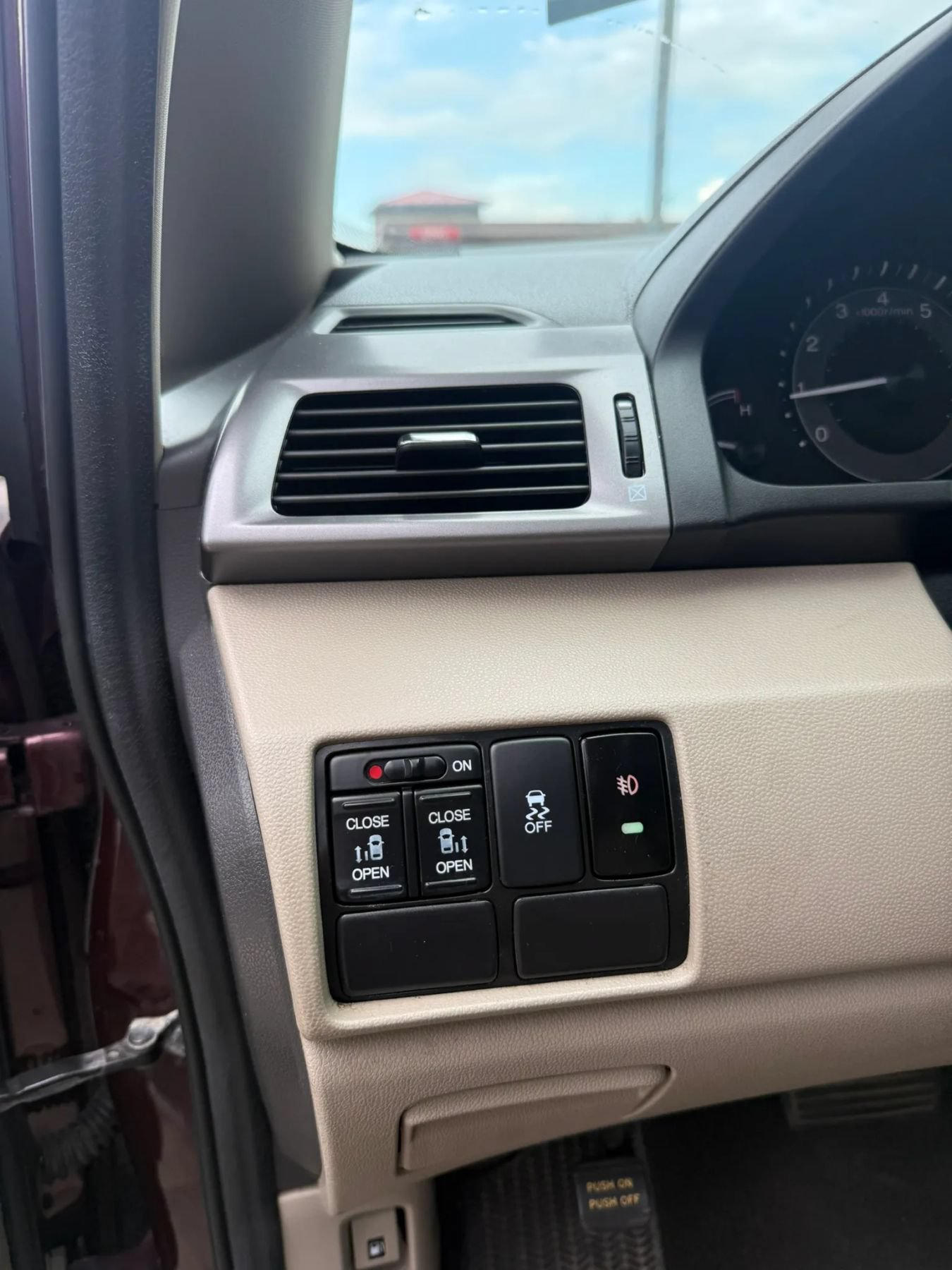 Used 2014 Honda Odyssey EX image 17