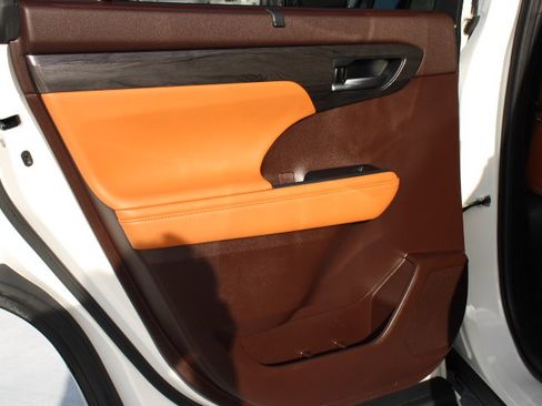 Certified 2021 Toyota Highlander Platinum image 14