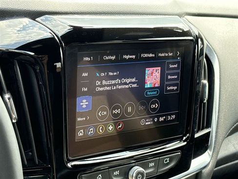 Used 2024 Chevrolet Traverse LT FWD image 17