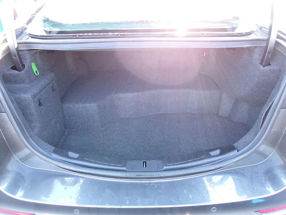 Used 2020 Ford Fusion SE FWD image 16