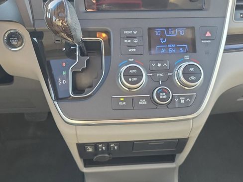 Used 2015 Toyota Sienna XLE image 15