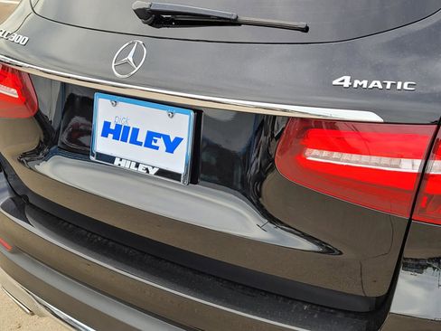 Used 2018 Mercedes-Benz GLC 300 4MATIC image 5