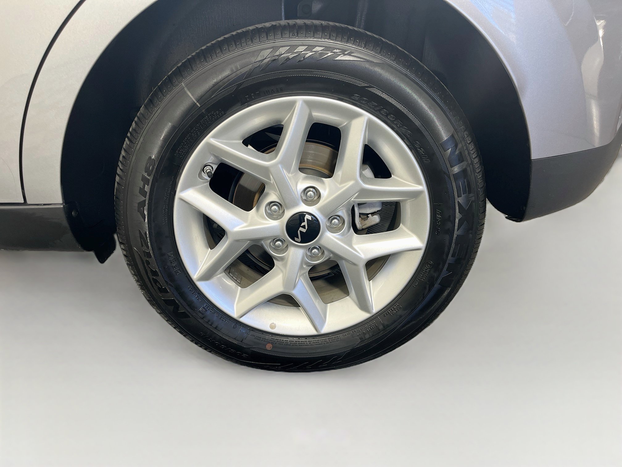 Used 2025 Kia Soul LX w/ LX Technology Package FWD image 11
