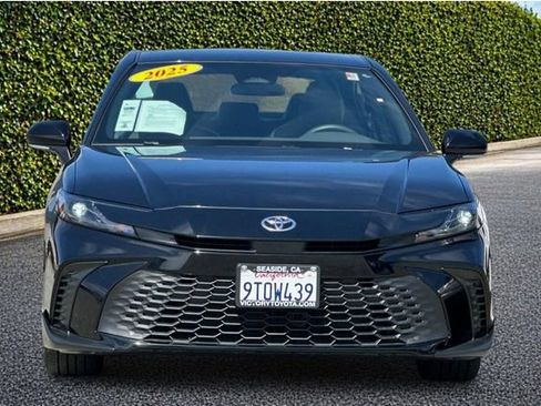Used 2025 Toyota Camry SE FWD image 10