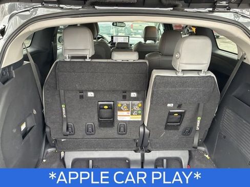 Used 2025 Toyota Sienna XLE image 9