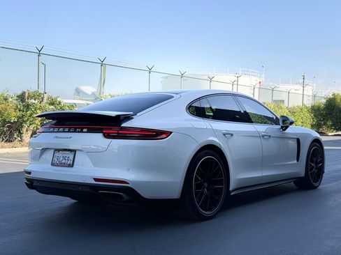 Used 2018 Porsche Panamera 4 w/ Premium Package AWD/4WD image 12